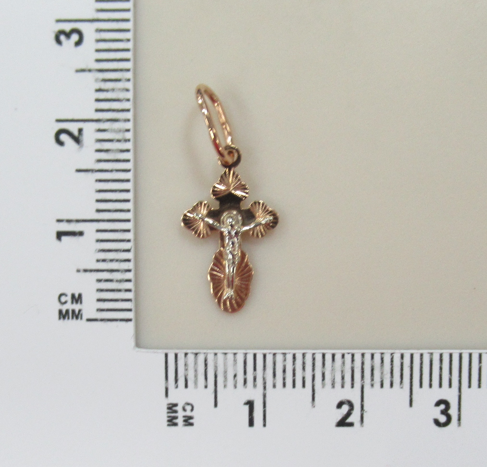 Подвеска-крест из золота